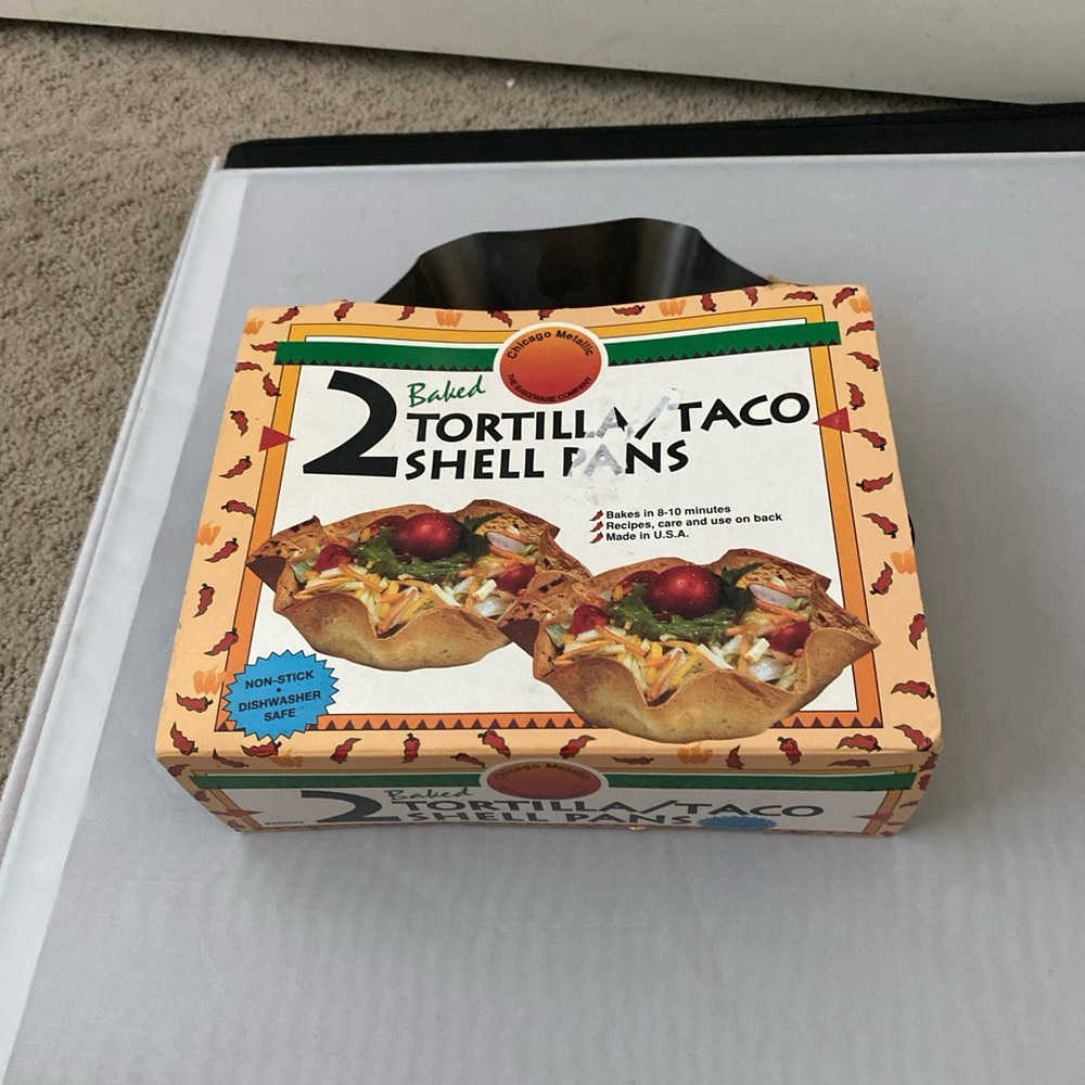 Chicago metallic 2 tortilla taco shell pans